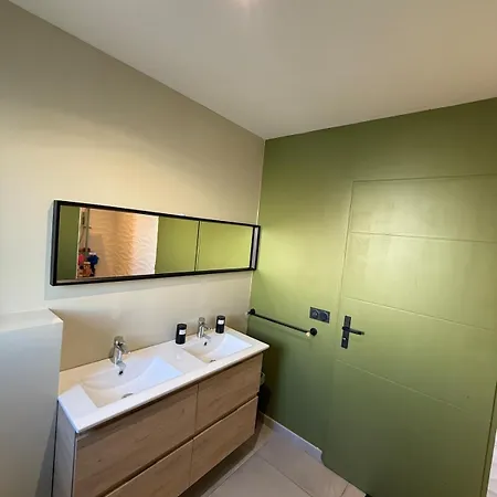 Moderne Avec Piscine فيلة Sérignan