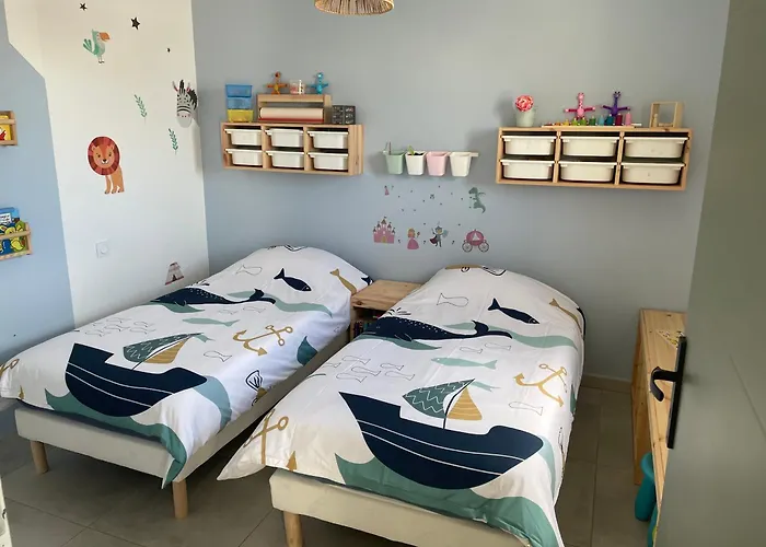 Moderne Avec Piscine ヴィラ *